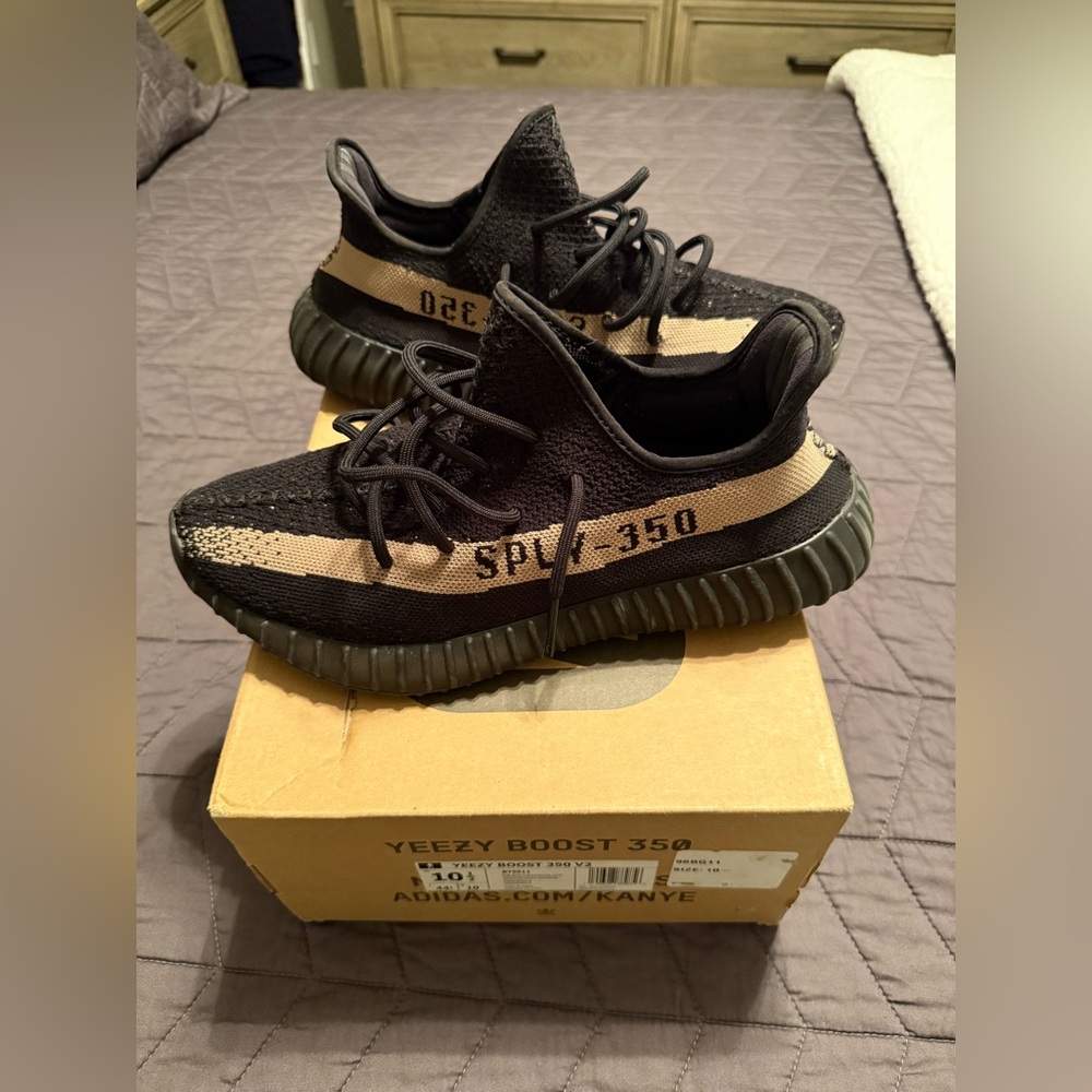 Adidas Yeezy Green 350 V2 Men’s Size 10.5 Authentic